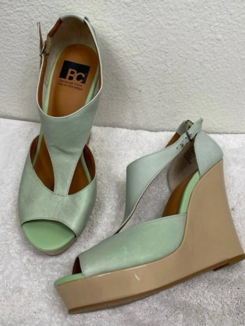 BC Footwear Women's Mint Green Tan Leather Platform Sandal Wedge Size 8.5 Boho